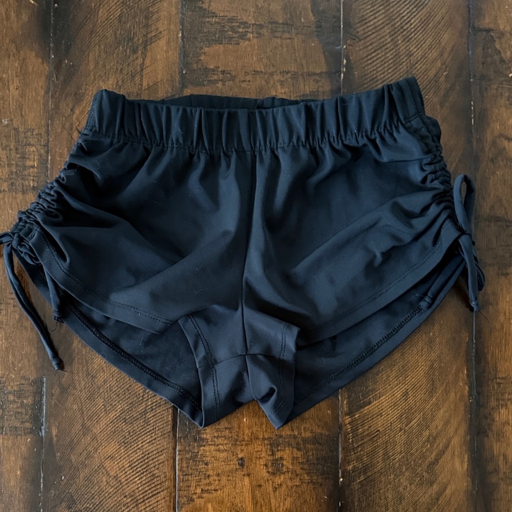 FIVE Dancewear ruched athletic short
